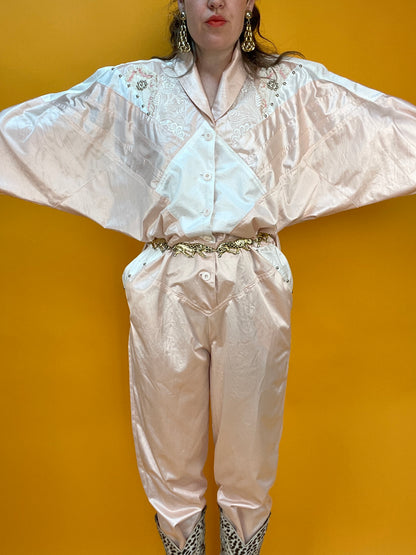 Pastellrosaner 80s Barbie-Core Jumpsuit mit opulentem Dekor