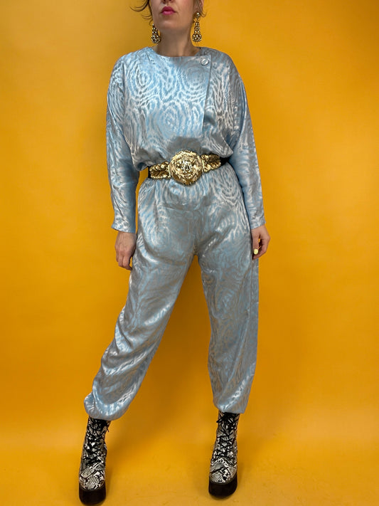 Fabulöser 80s Jumpsuit mit satinhaft schimmerndem Webmuster
