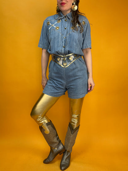 Cooler Shortsjumpsuit aus dünnem Denim mit maritimer Bestickung