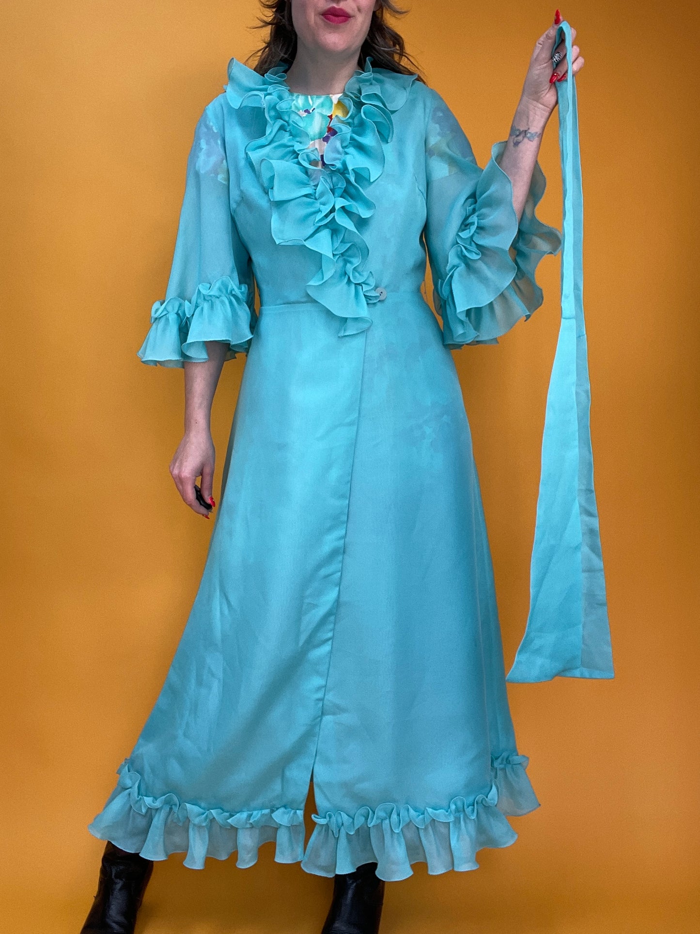 70s Nightgown mit Trompetenärmeln und Rüschenbesatz