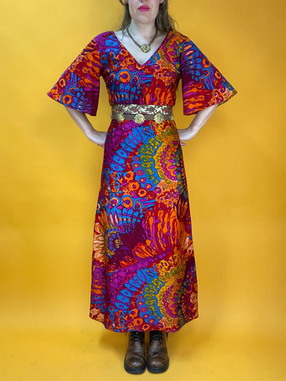 Psychedelisches Rainbow 70s Maxikleid mit Trompetenärmeln