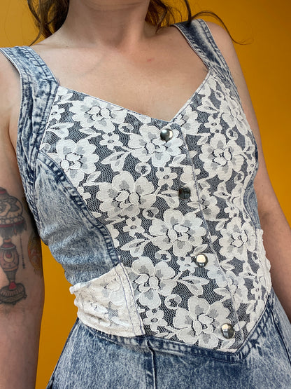 Süßes Acid Washed Denimdress mit Spitzentop und Gürtelband