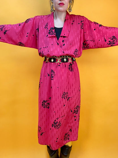 Knallpinkes 80s Blusenkleid mit schimmerndem Webmuster