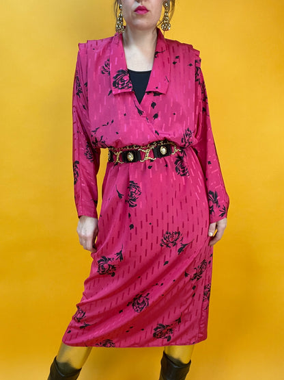 Knallpinkes 80s Blusenkleid mit schimmerndem Webmuster