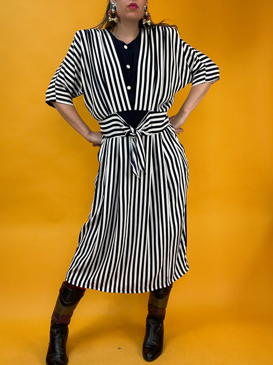 Elegantes 80s Sommerkleid im maritimen Streifenlook