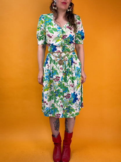 Süßes 90s Blümchenkleid in frischen Grüntönen
