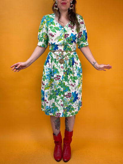 Süßes 90s Blümchenkleid in frischen Grüntönen