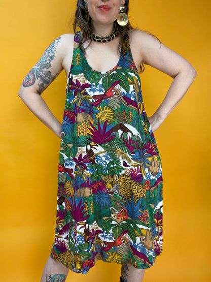 Hängerchen mit all-over Print aus exotischen Tieren und Pflanzen