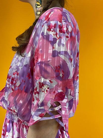 80s/90s Maxikleid mit Blumenprint und schimmerndem Webstreifenmuster