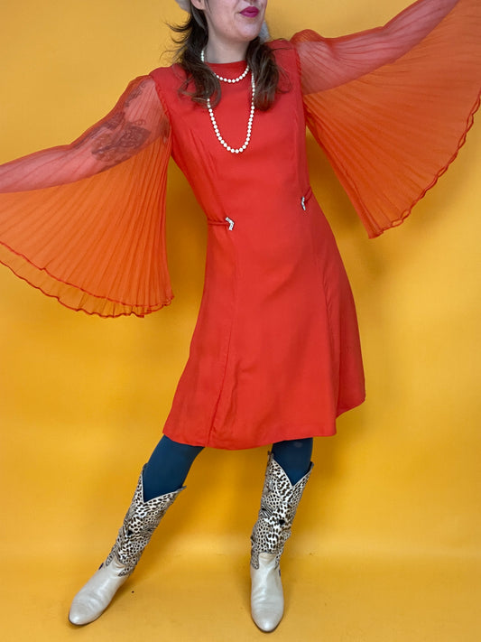 60s Dream Dress mit Plissierten Trompetenärmeln