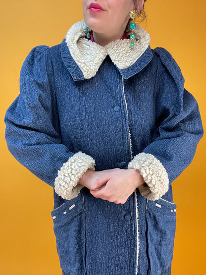 Handmade Denimmantel mit Kunstfellbesatz