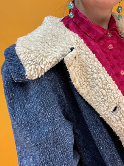 Handmade Denimmantel mit Kunstfellbesatz