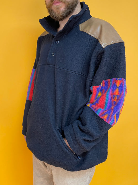 90s Fleecesweater mit Kunstledereinsätzen und bunten Ärmelparts
