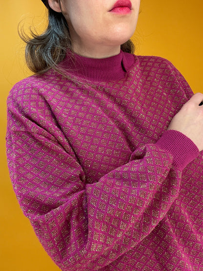 Dünner Stricksweater mit goldenem Rautenmuster