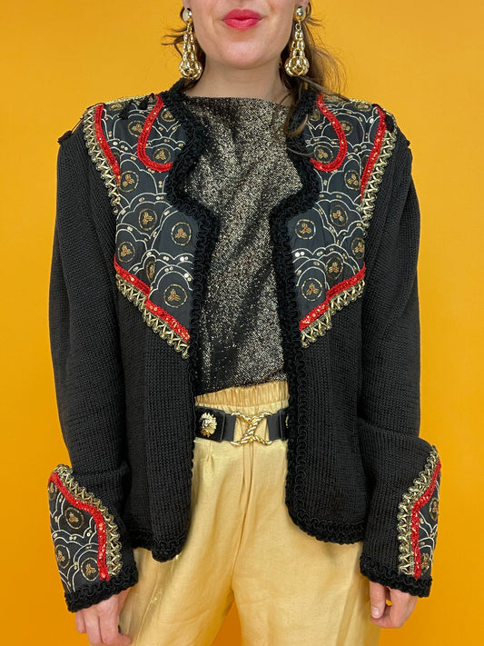 Hochwertige Strickjacke mit üppiger Bestickung von Apart