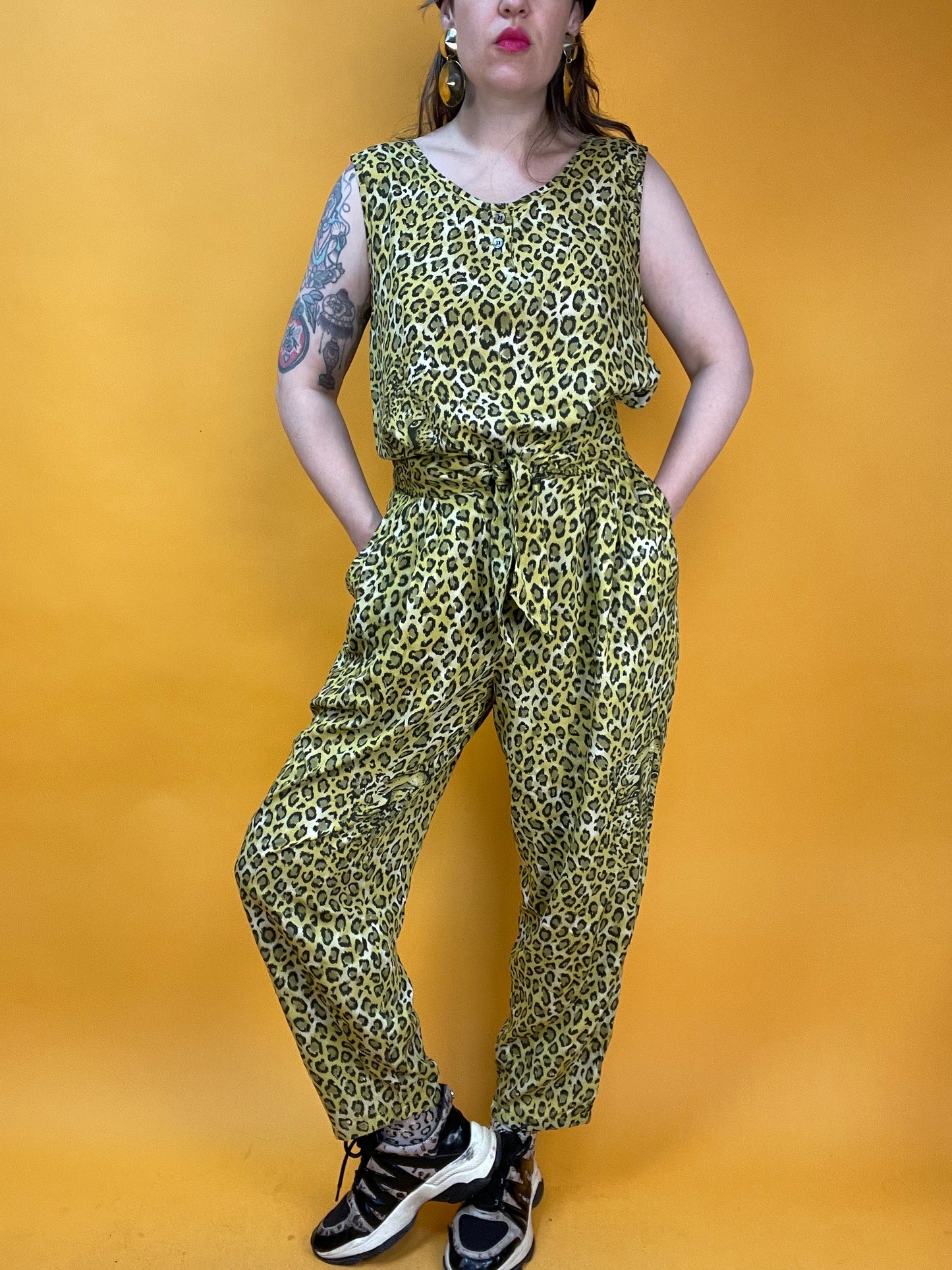 80s/90s Zweiteiler aus Hose und Top mit funky Leoprint