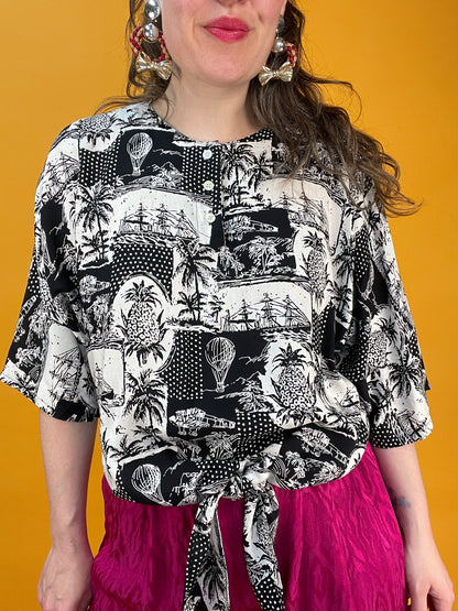 Luftiges cropped Sommershirt mit monochromen „Wimmelprint“