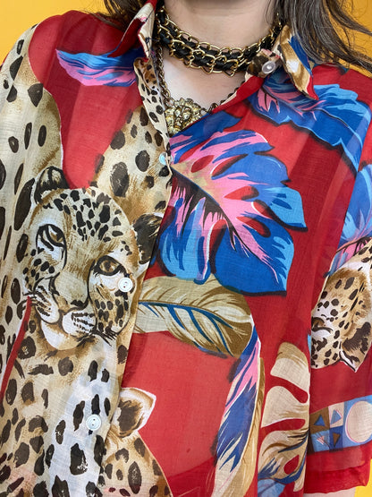 Sommerliches Longshirt mit großformatigen Leoparden im Blätterdschungel