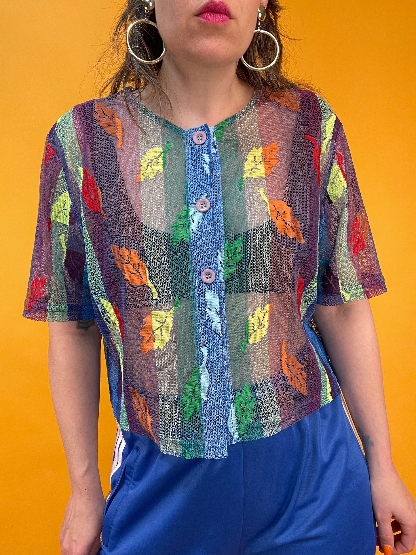 Funky Netzshirt mit Regenbogen Blättermuster