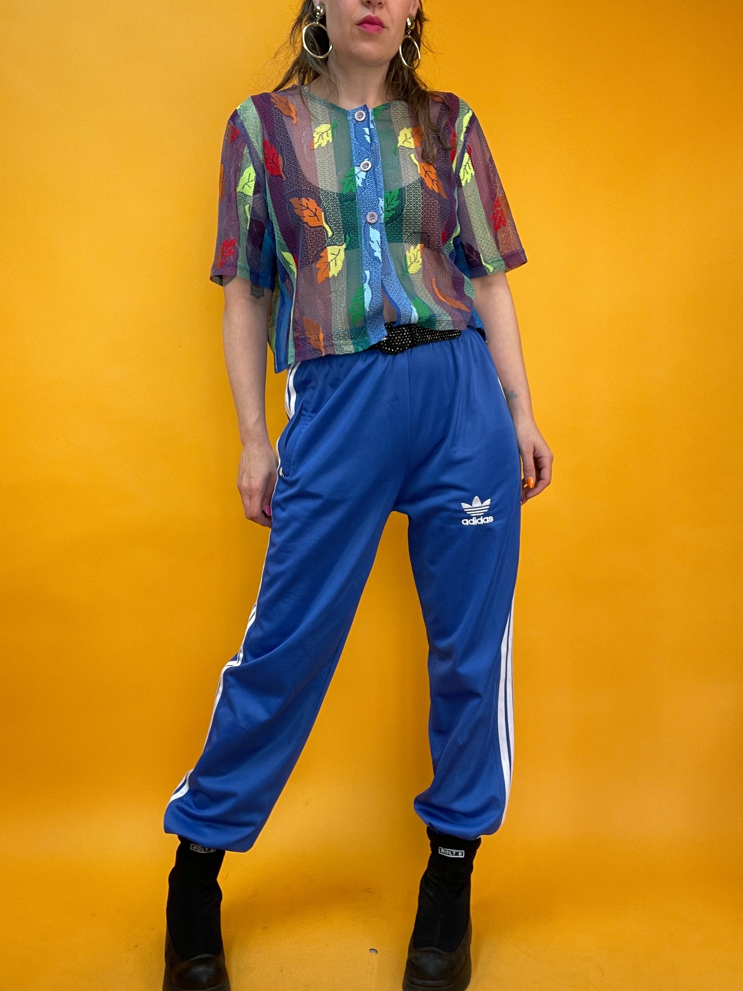 Funky Netzshirt mit Regenbogen Blättermuster