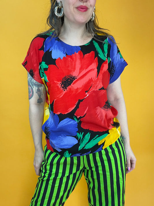 Knalliges Sommershirt mit XXL Mohnblumenprint