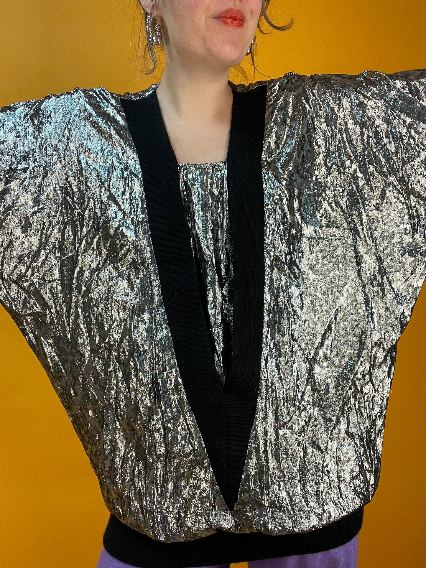 80s Longshirt mit XXL Fledermaussärmeln aus silber Lamé