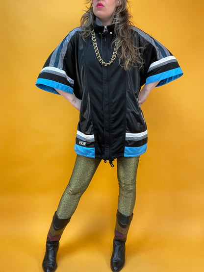 Sporty Kurzarmsweater für lässige Streetcredibility im Wet-Look Design