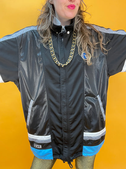 Sporty Kurzarmsweater für lässige Streetcredibility im Wet-Look Design