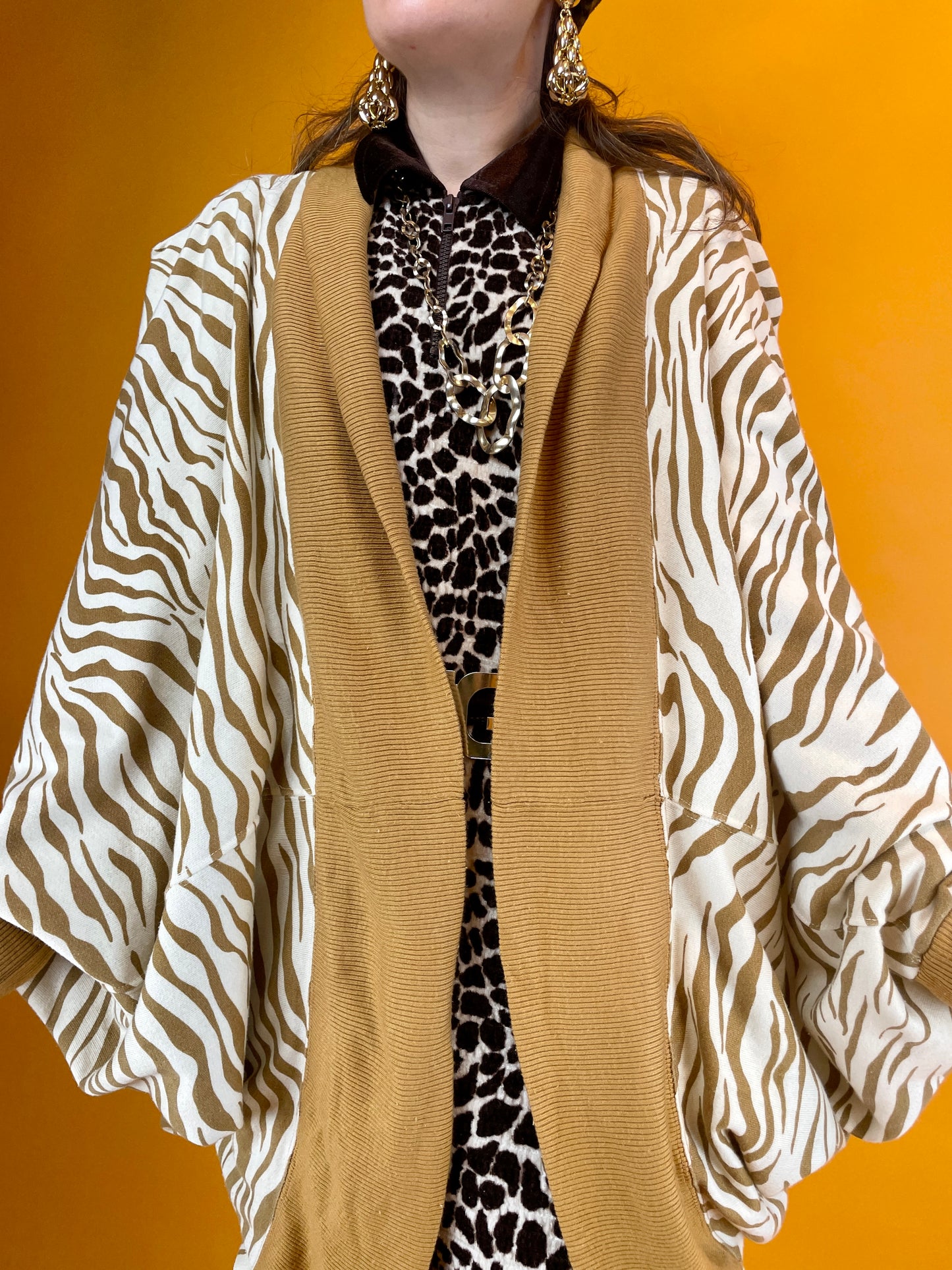 Lässiger Mega-Batwingsleeves Cardigan mit Animalprint