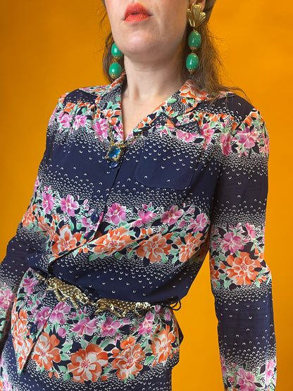 Charmantes 70er Jahre Two Piece mit fröhlichem Blumenmuster